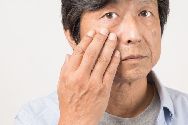 中年の男性